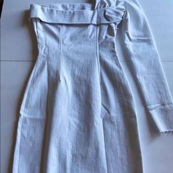 Never worn white dress. - Picture 2 of 2